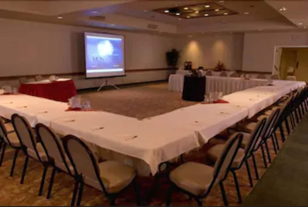 Monarch Hotel & Conference Center Clackamas Εξωτερικό φωτογραφία