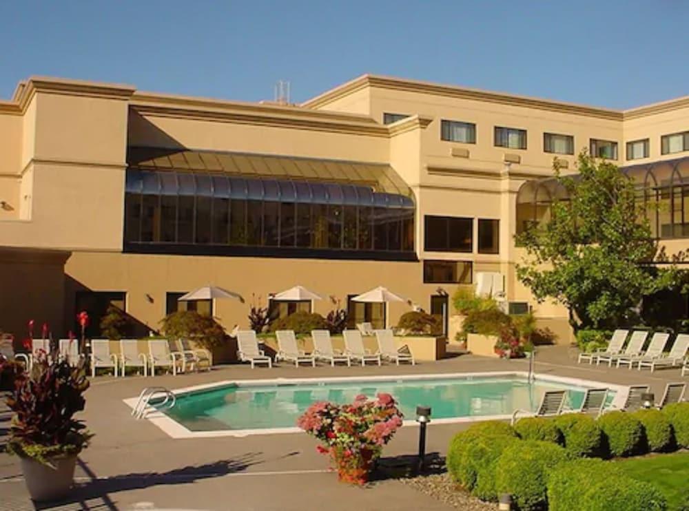 Monarch Hotel & Conference Center Clackamas Εξωτερικό φωτογραφία